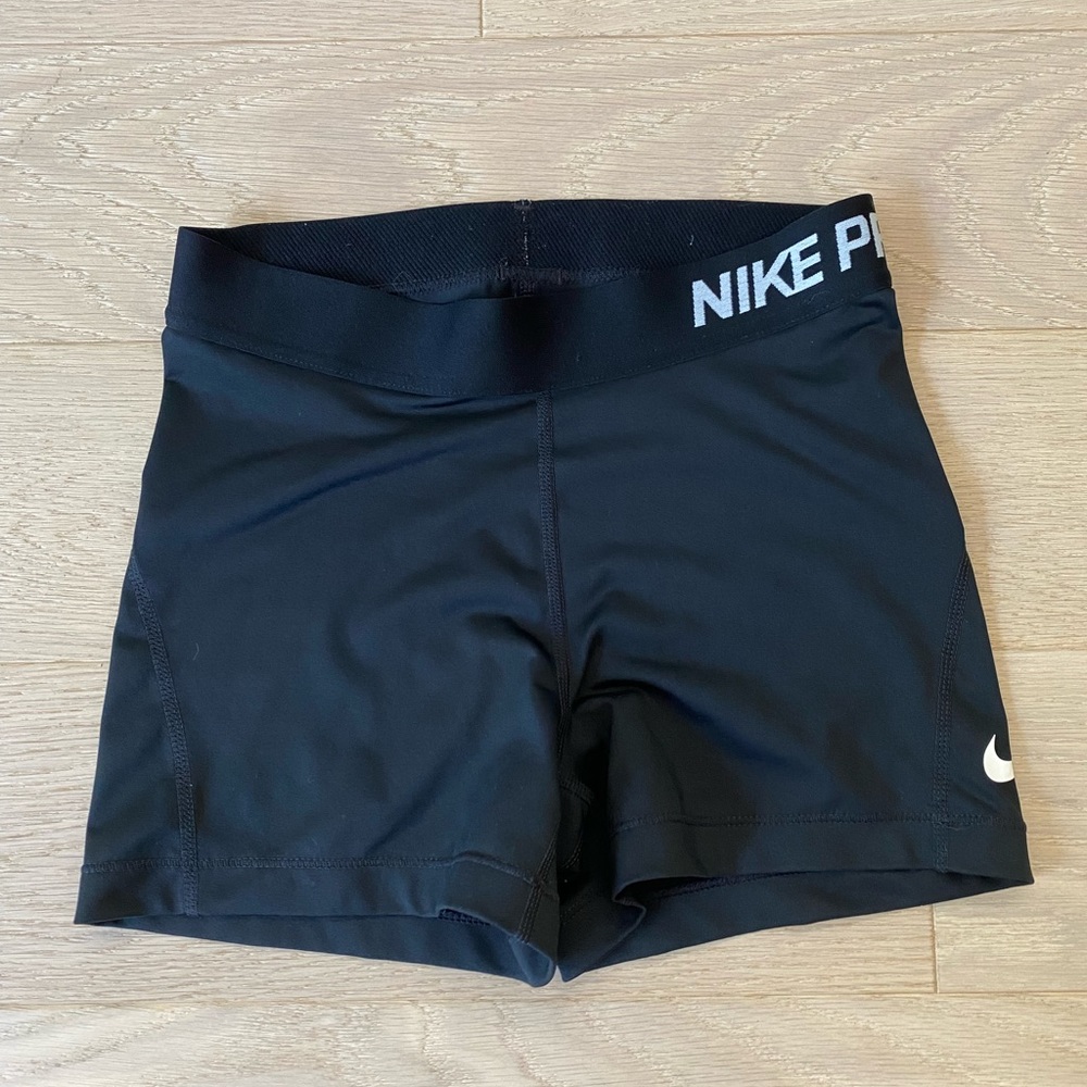 Black Nike pro spandex shorts